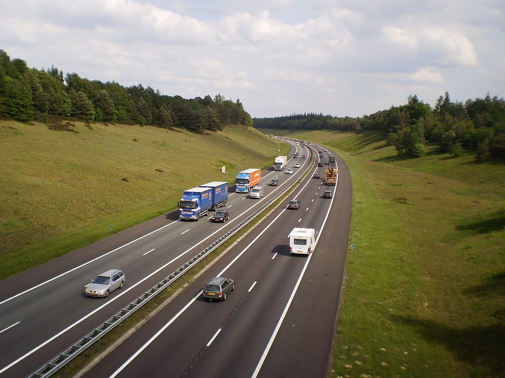 Władze Holandii podniosą dwukrotnie limit grzywny za jedno z najczęstszych wykroczeń w branży transportowej