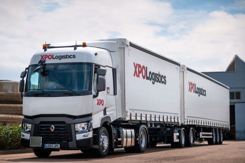 Transport giant invests in 25-meter trucks. What’s behind this decision?