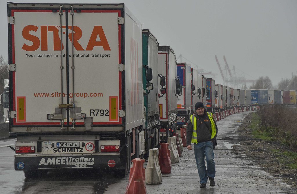 Franța este blocată de greve și proteste