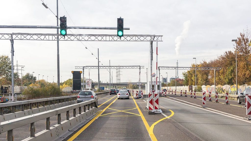 Mandaty za złamanie zakazu na niemieckiej A1 były za wysokie. Tysiące truckerów odzyskają różnicę?