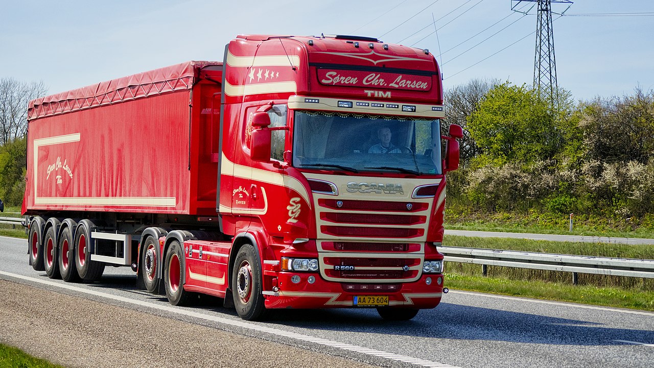 Scania introduces a new alarm. It might be a big hit in parking lots ...