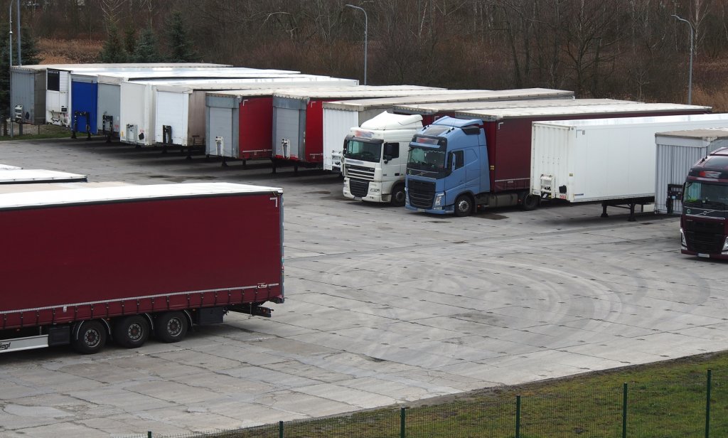Leasing w transporcie drogowym hamuje. Finansowanie pojazdów ciężkich w dół, lekkie zyskują