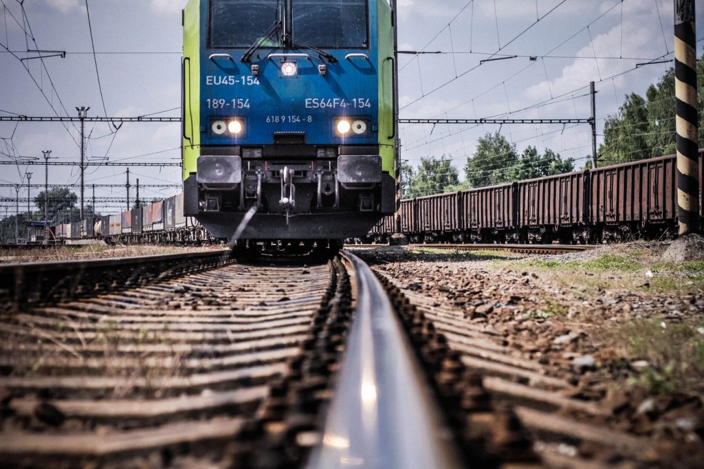 To już trzeci wzrostowy miesiąc. Czy to odbicie w segmencie kolejowym?