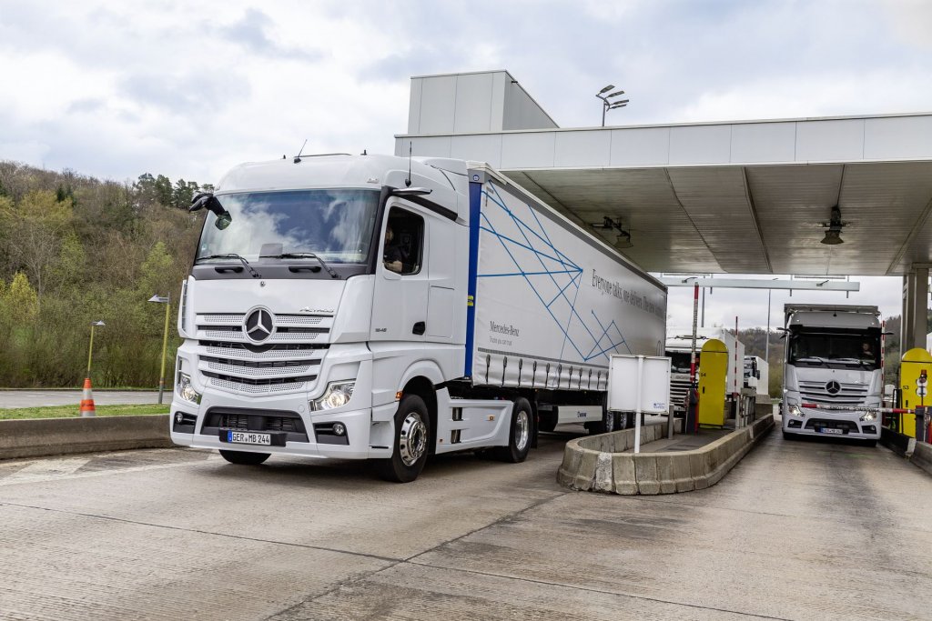 Daimler-Logistik: Automatischer Kommunikationsprozess bei Werksbelieferung: Daimler-IT und Inbound-Logistik im Werk Wörth steuern Innovationsprojekt in Zusammenarbeit mit Inform und Fleetboard Logistics