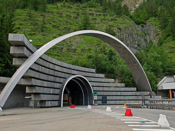 Trafic restricționat temporar în tunelul Mont Blanc