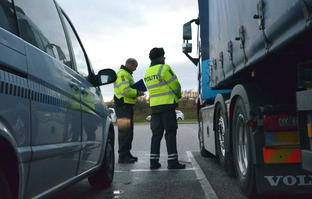 Industria daneză de transport este revoltată pe motiv că 95% din vehiculele străine nu plătesc amenzile pentru parcarea ilegală