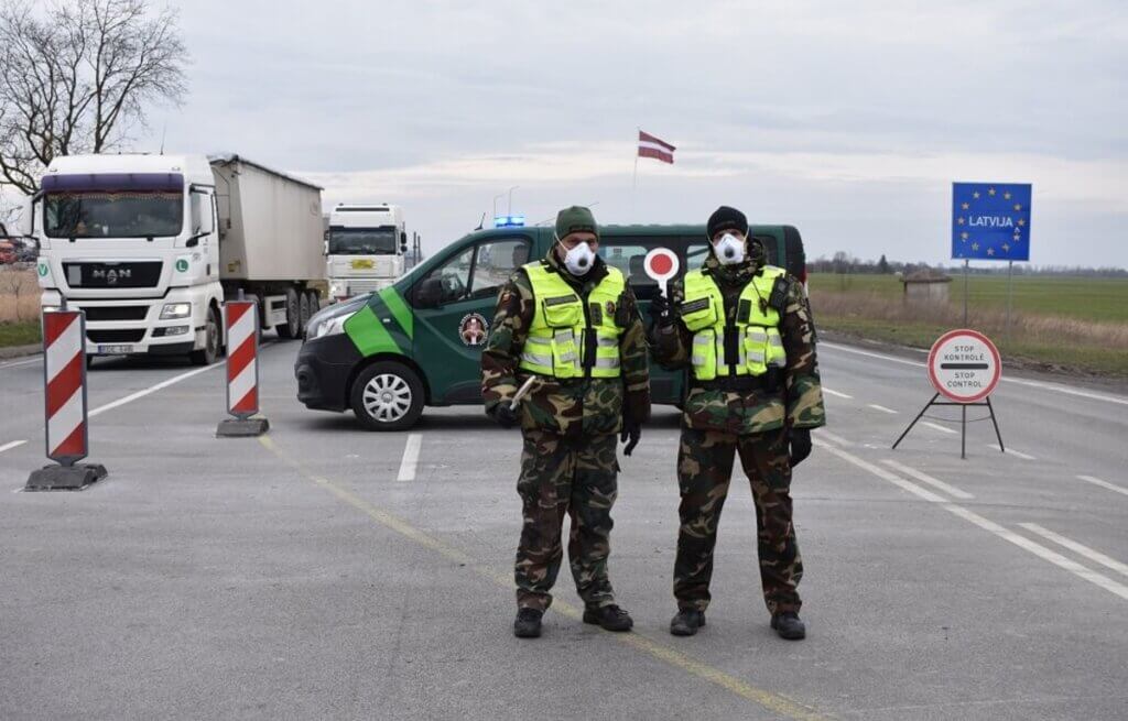 Estija laikinai grąžina sienų kontrolę pasienyje su Latvija