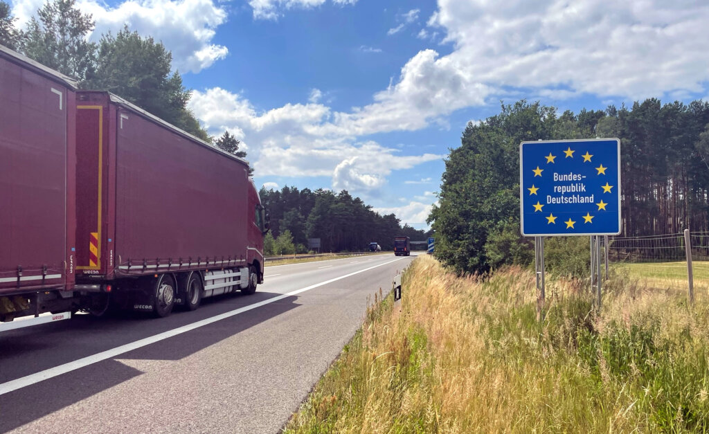 Sunkvežimių eismo stagnacija Vokietijoje – Lietuvos vežėjai stiprėja
