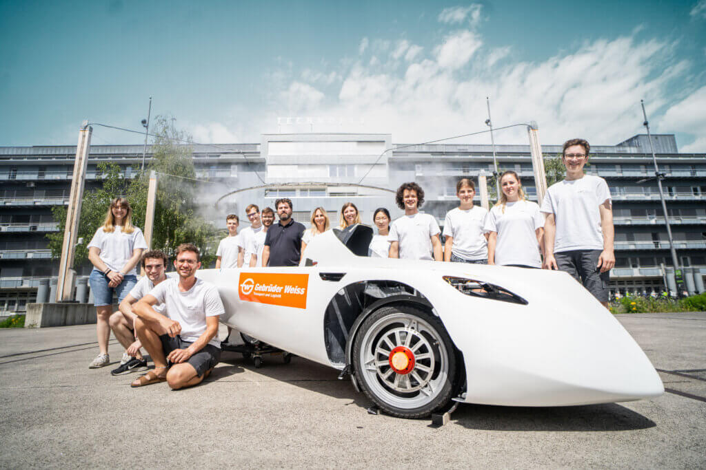 Gebrüder Weiss transportiert visionäres Solarmobil „Down Under”