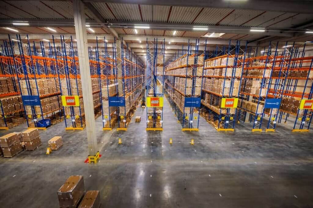 Kühne+Nagel nimmt riesiges Distributionslager von Lego in Betrieb