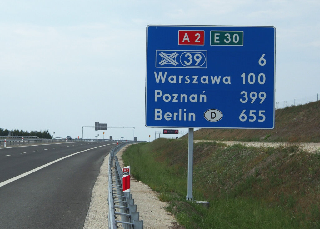 Od Warszawy na wschód i południe – nowe odcinki autostrad i ekspresówek na koniec wakacji