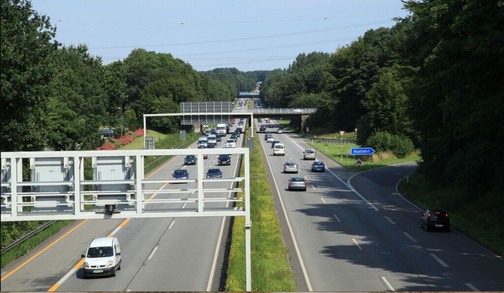 Bridge construction closes A40 motorway near Bochum, Germany, for months
