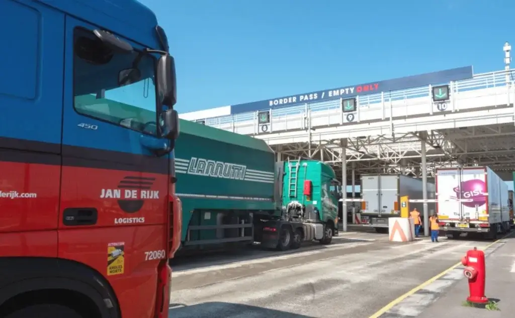 Ważne zmiany przy przywozie towarów do Wielkiej Brytanii. Nowy obowiązek przed wjazdem