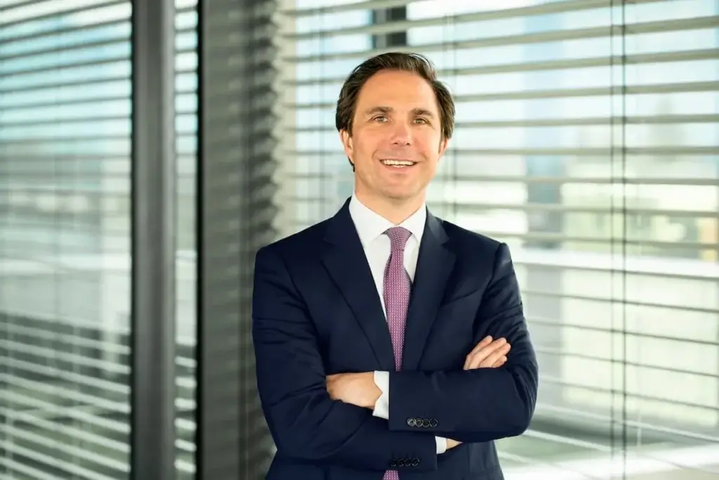 Gebrüder Weiss Bilanz 2024: Wachstum trotz Krisen – Investitionen in Nachhaltigkeit und Digitalisierung zahlen sich aus