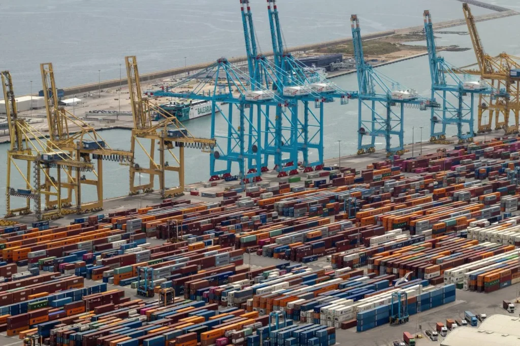 Strategische Kostenreduzierung: Wie Logistikunternehmen mit weniger mehr erreichen