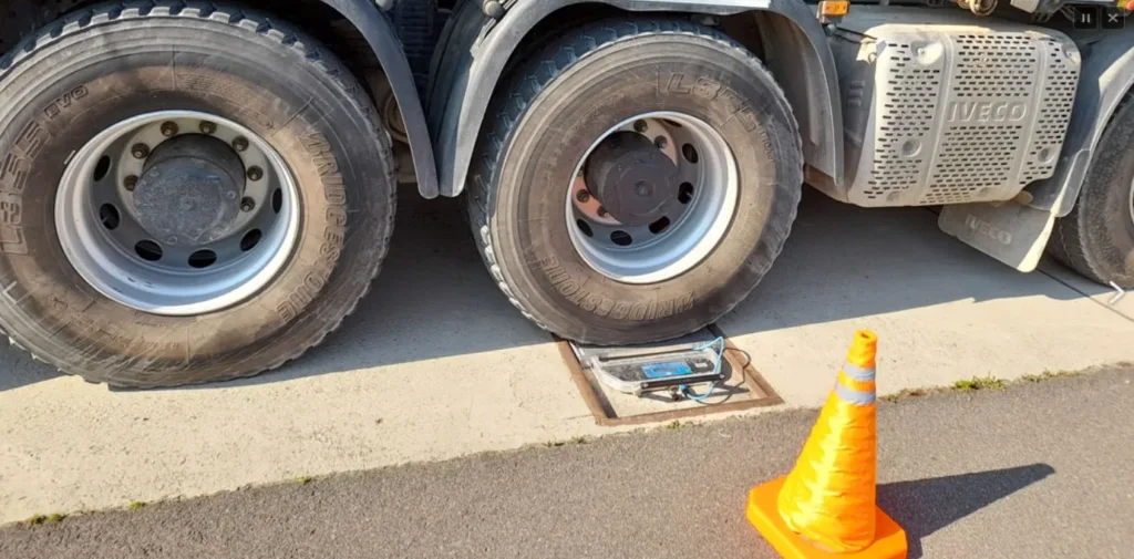 O nouă eră a controalelor camioanelor pe o autostradă importantă din Germania. Intră în acțiune tehnologia de ultimă generație