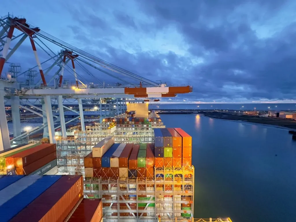 Antwerp-Bruges volumes dip as bulk falls, congestion bites