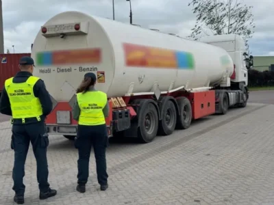 Latviško sunkvežimio patikrinimas – 8 tūkst. Eur bauda ir laisvės atėmimo bausmė