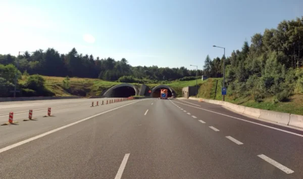 Closures on key Czech motorway near German border