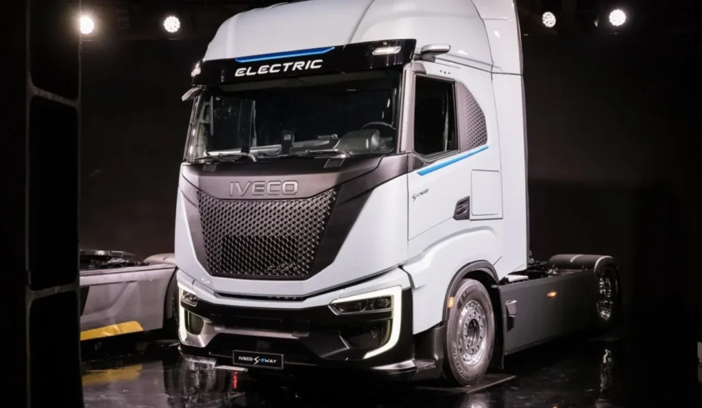 „Iveco“ pristato pilną elektrinių komercinių transporto priemonių gamą. „S-eWay“ – iki 600 km nuvažiuojamas atstumas