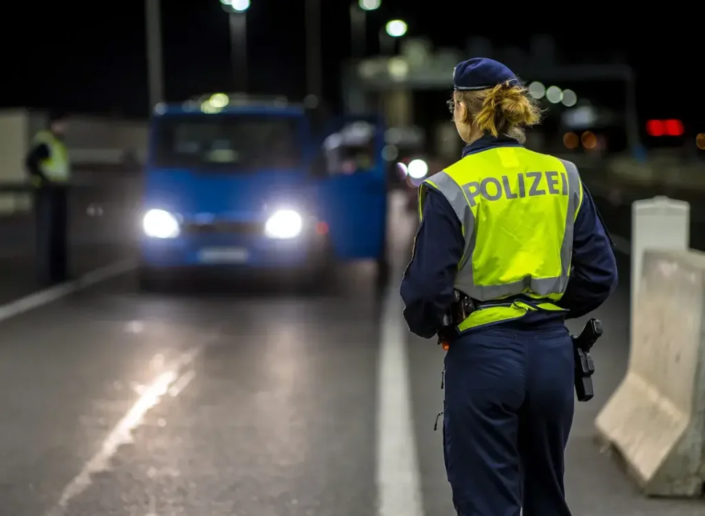 Több ezer eurós bírság egy hiányzó matrica miatt Ausztriában