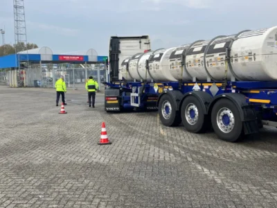 Uwaga przewoźnicy! W tym kraju ruszą drogowe kontrole AdBlue. Rząd uszczelni przepisy