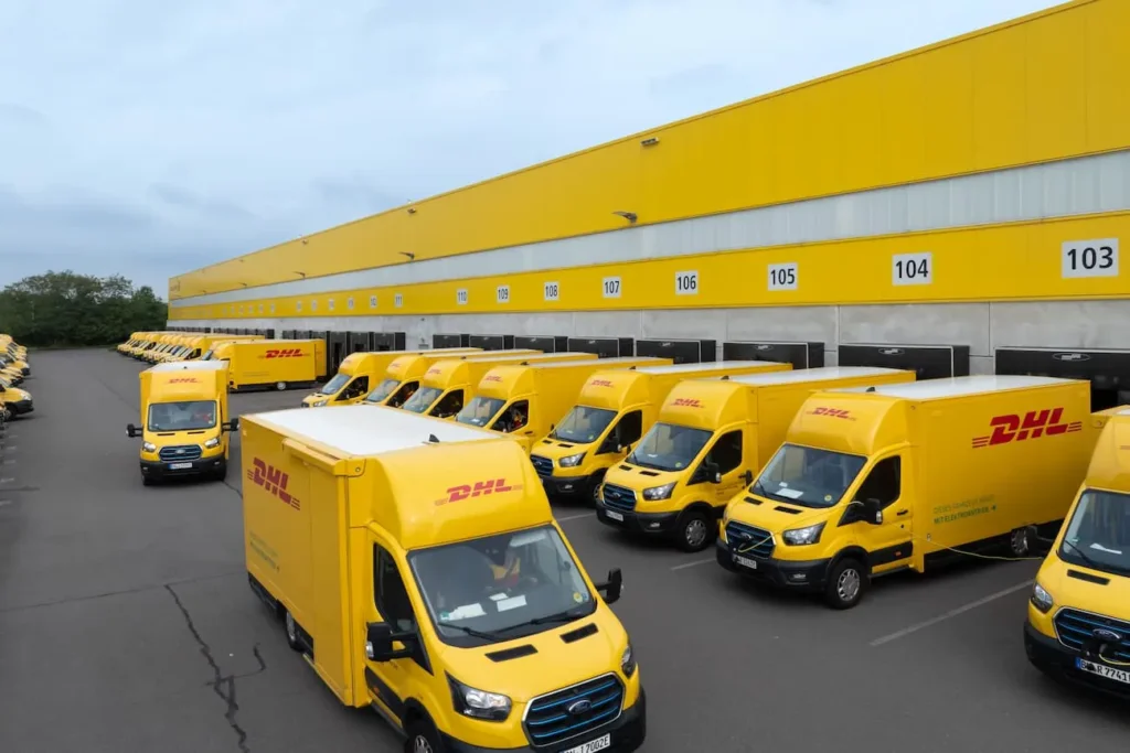 Więcej kilometrów, mniej przestojów. DHL i Ford optymalizują e-logistykę