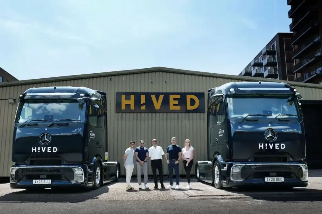 “Great start, but more to do”: Daimler Truck urges UK to ramp up public HGV charging