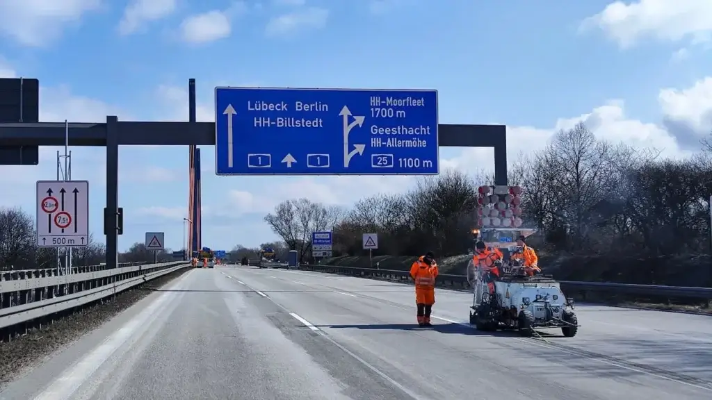 Ciężarówki muszą omijać szerokim łukiem mosty na niemieckiej A1. Utrudnienia potrwają kilka lat