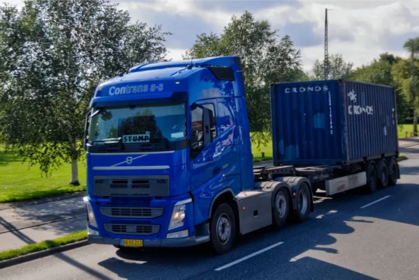 Falimentul unui transportator controversat din Danemarca. Compania era acuzată de exploatarea șoferi