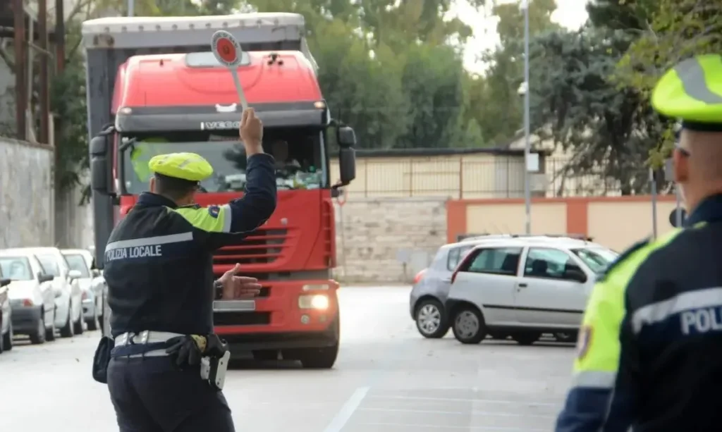 La copertura mancante non prova la manomissione del tachigrafo. Sentenza rilevante del tribunale italiano