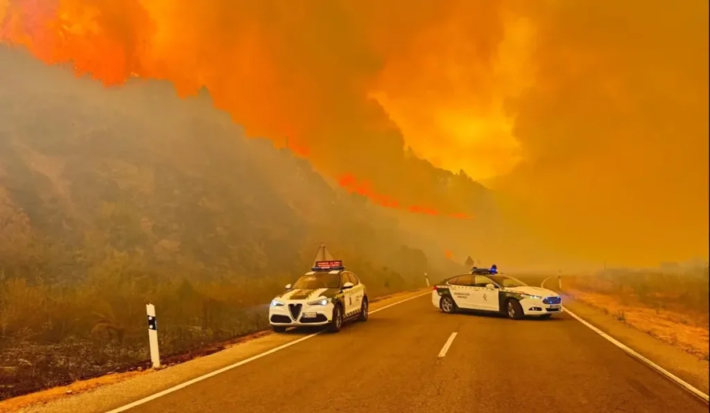 Spain wildfires shut 15 roads, 4 dead