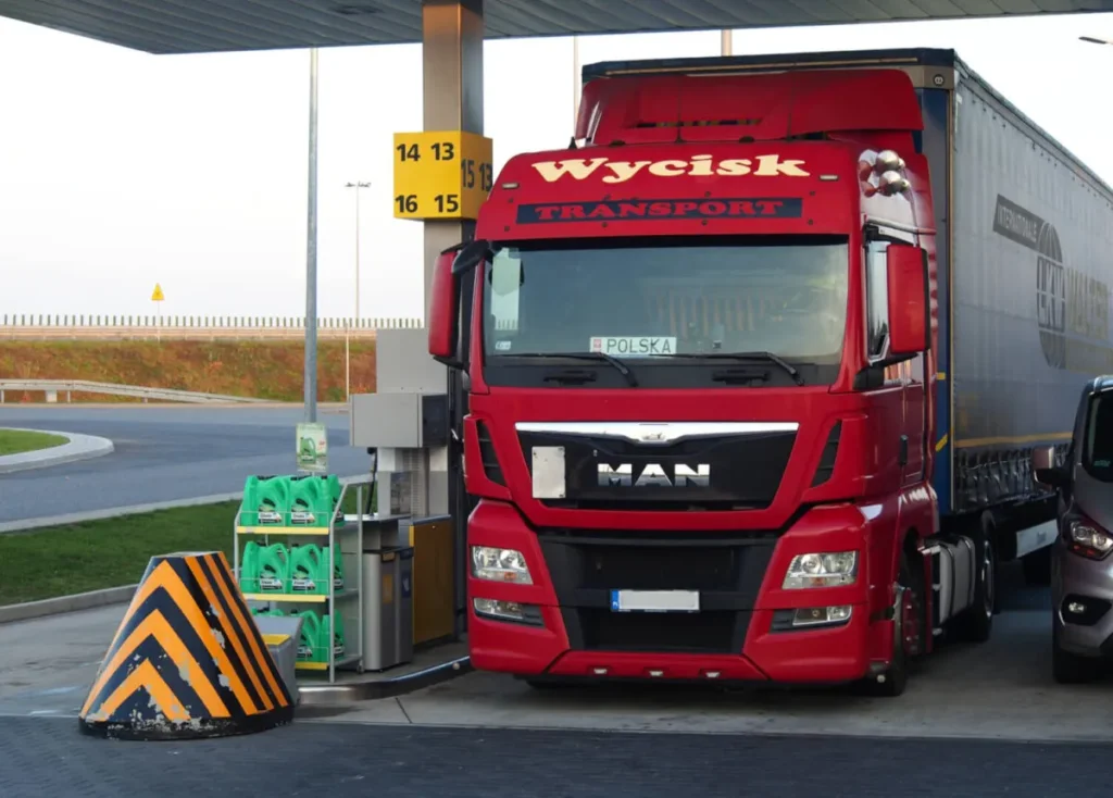 Il sistema ETS2 farà aumentare il prezzo del diesel. Il settore dei trasporti si prepara a uno shock economico