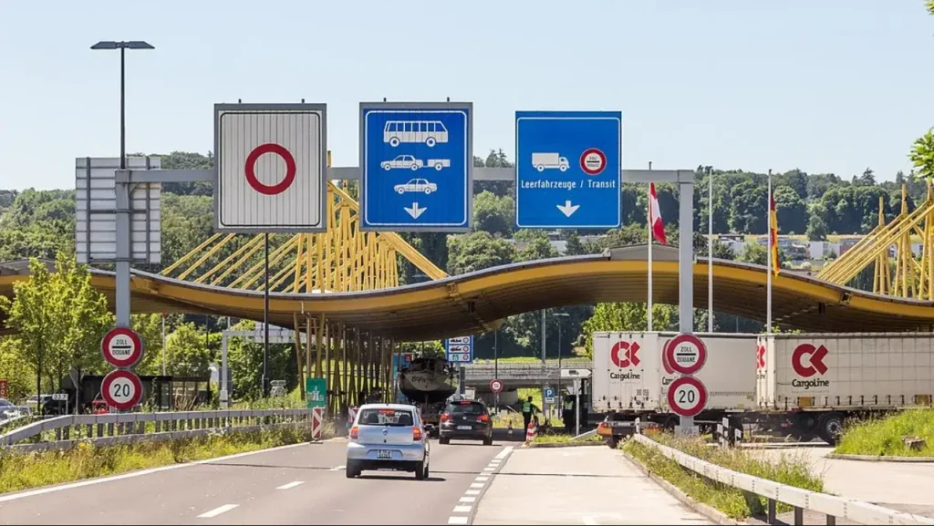 Svájc 250 új teherautós útdíjpontot létesít