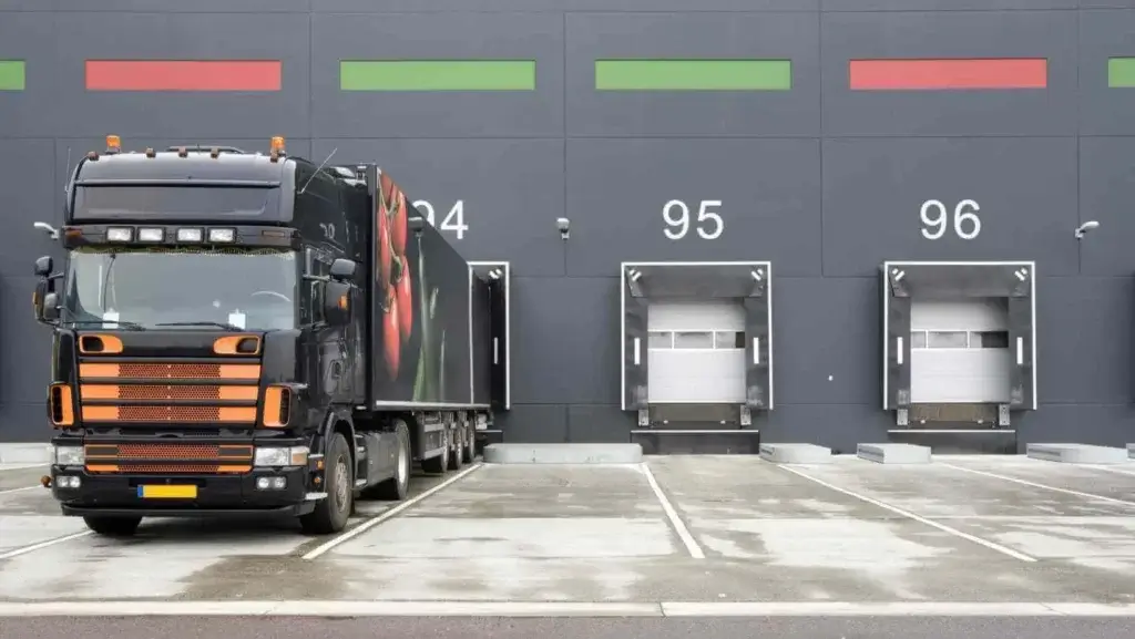 Direttiva sulle catene di approvvigionamento in bilico: l’UE attenua gli obblighi