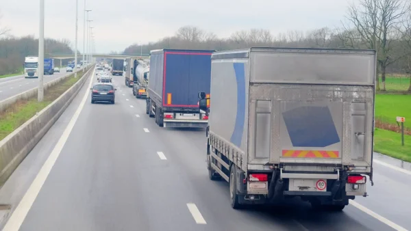 JAV ir Irano susitarimas jau mažina degalų kainas, tačiau ekonomistai ragina neskubėti džiaugtis