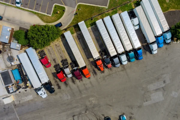 Wirtschaft unter Druck: Warum Unternehmen mit einem effizienten Fuhrparkmanagement gegensteuern könn