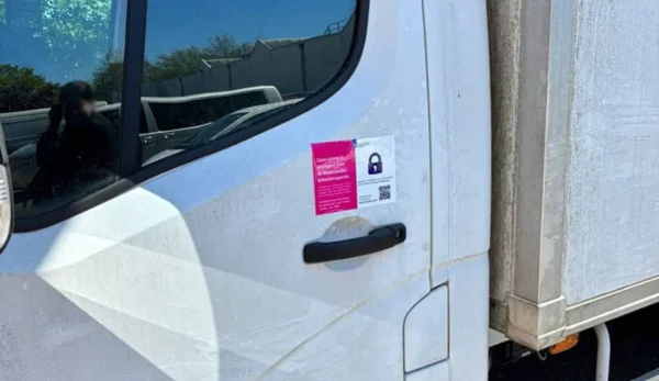 Transporto bendrovei dviem mėnesiams sustabdyta veikla dėl darbo užmokesčio pažeidimų