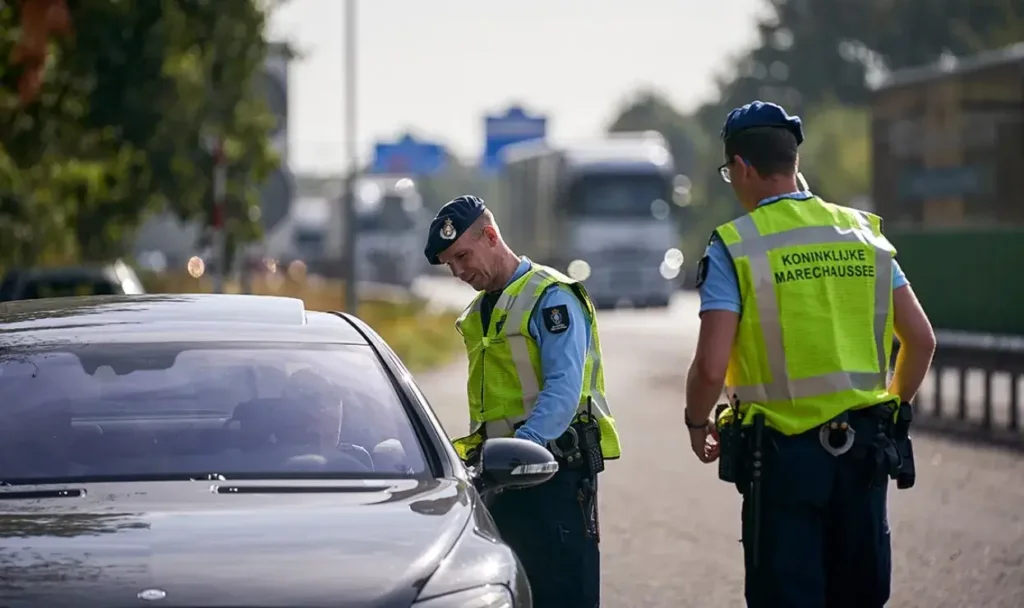 Schengen: Niederlande und Italien verlängern und die Schweiz verschärft Grenzkontrollen während des G7-Gipfels