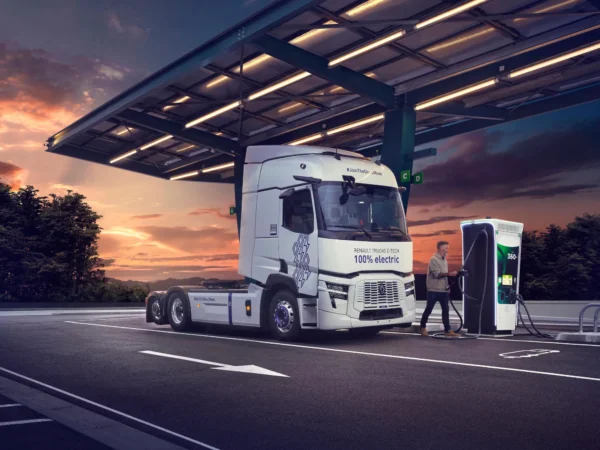 „Renault Trucks“ padidino elektrinio vilkiko „E-Tech T 780“ deklaruojamą ridą