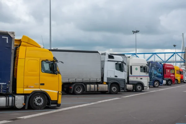 Megállapodtak az olasz fuvarozók a kormánnyal – elmarad az országos sztrájk