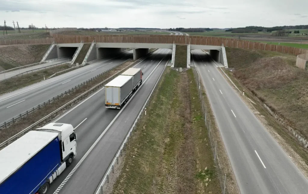 Nuo rytdienos nebelieka metinių vinječių: Lietuva ruošiasi naujai kelių rinkliavos sistemai