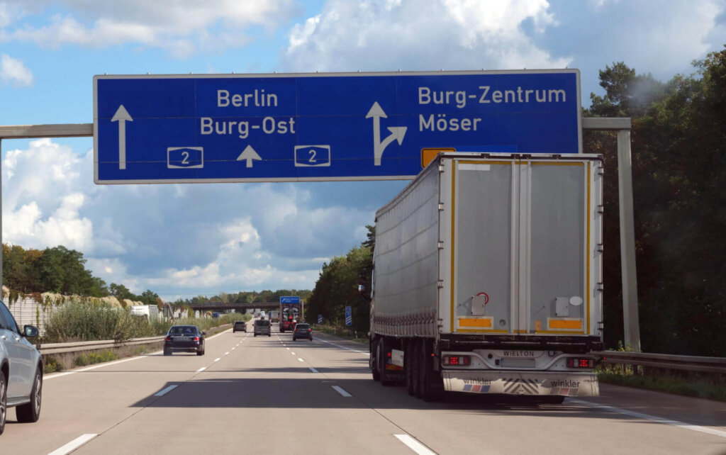 Germania: traficul de camioane scade, dar România accelerează