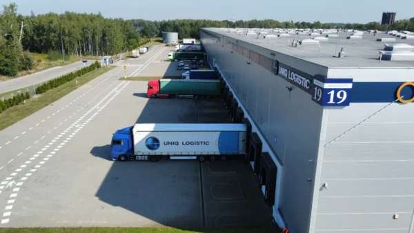 Transport intermodalny – jak łączyć środki transportu, aby obniżyć koszty logistyki?