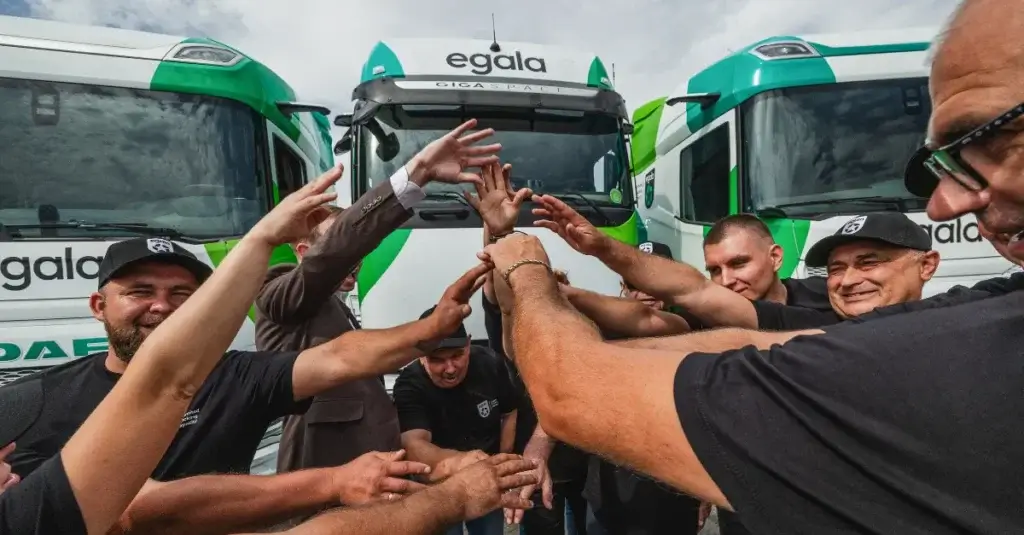 Fahrermangel? Egala liefert Lkw und Fahrer – sofort einsatzbereit