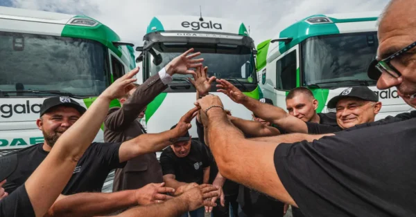 Fahrermangel? Egala liefert Lkw und Fahrer – sofort einsatzbereit