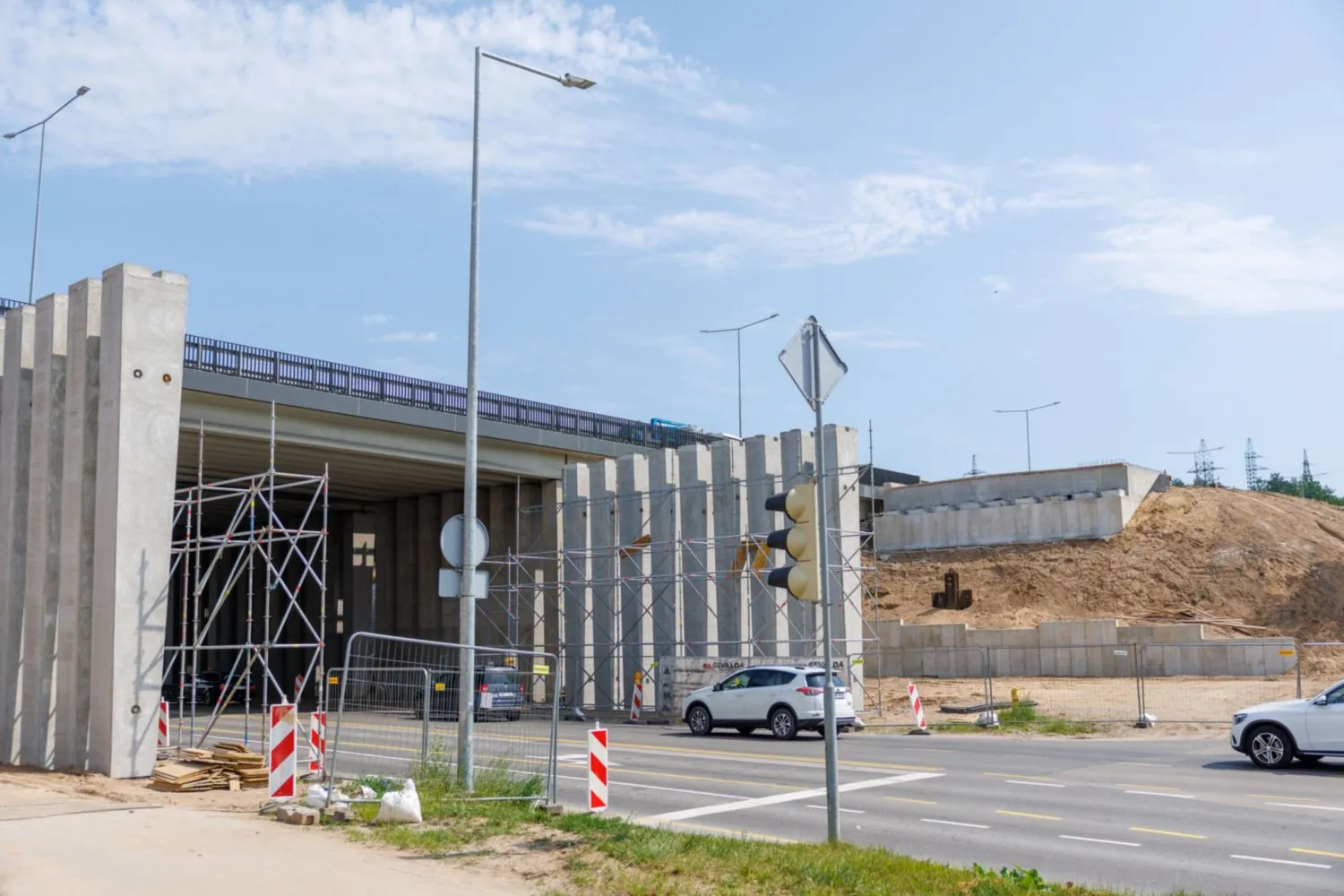 A1 magistralėje ties Gėluva – laikini eismo ribojimai