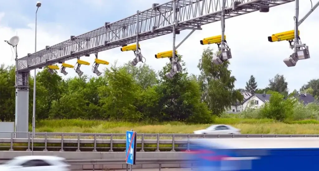 CANARD przyspiesza z kamerami. Nowe odcinkowe pomiary prędkości obejmują kolejne autostrady i ekspresówki