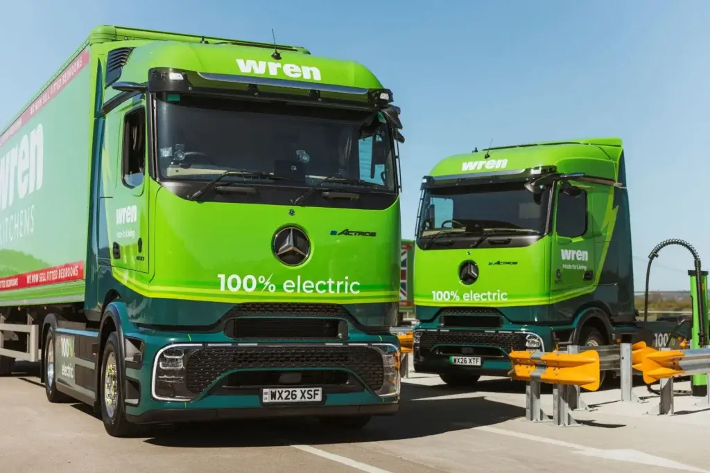 Wren Kitchens adds 10 electric HGVs as eActros 600 enters UK fleet