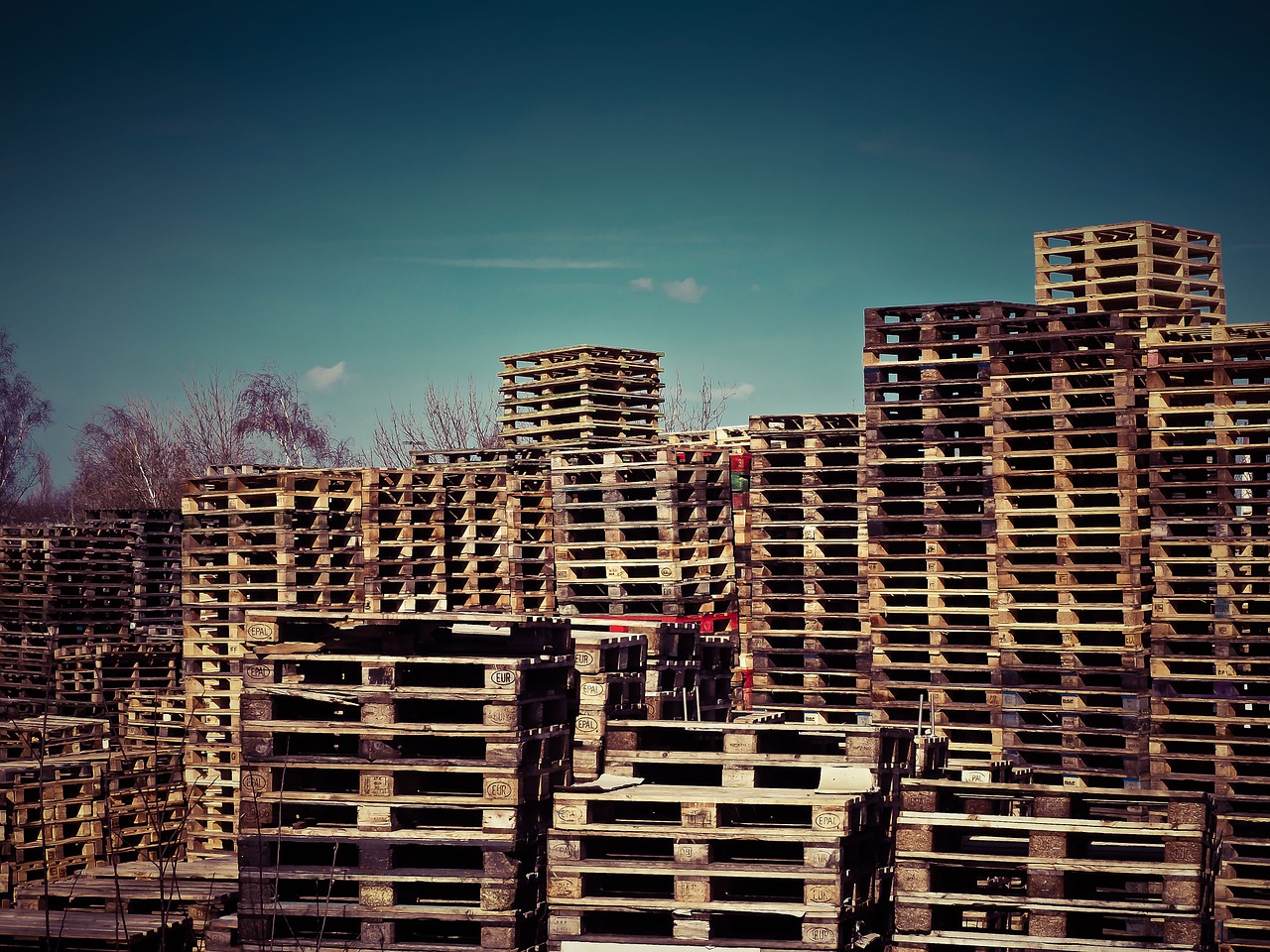 Pall-Ex rinnova l’accordo con Italian Pallet Network: partnership estesa per altri vent’anni